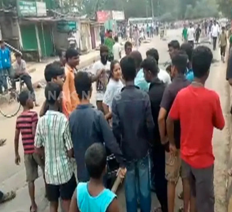  Woman shows courage after youths attack her during BJD hartal. Watch video
