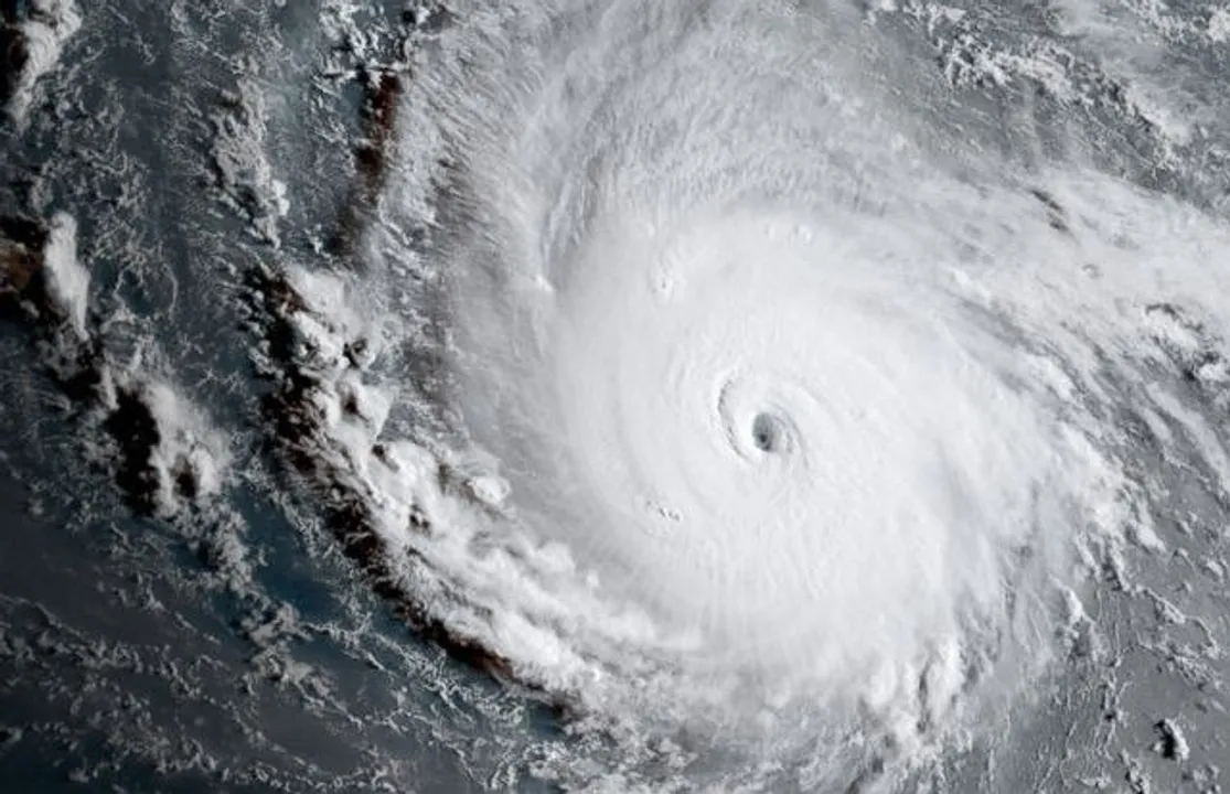  Hurricane Irma climbs Florida coast, dangerous storm surges feared