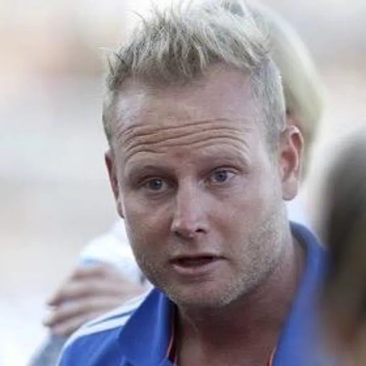  Women's hockey coach Marijne shifts to men's team