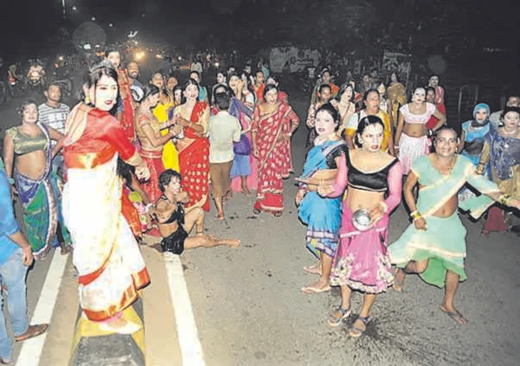  Group clash in Odisha capital, 10 transgenders injured