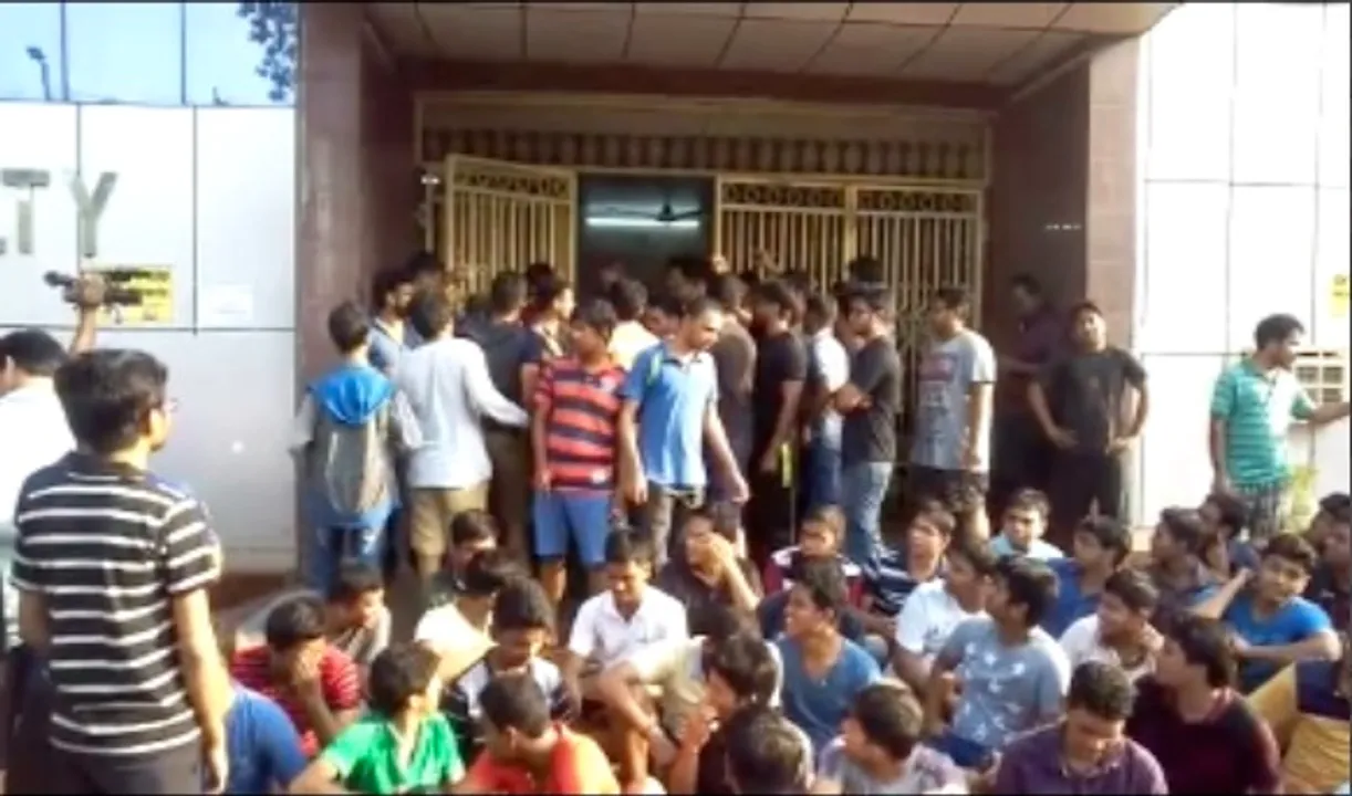  Attack on doctor by patient's kin sparks tension in Odisha's SCB hosp