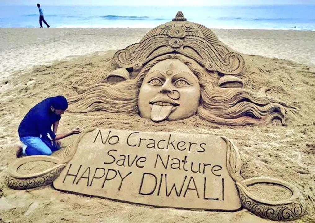  Odisha sand artist appeals for cracker-free Diwali