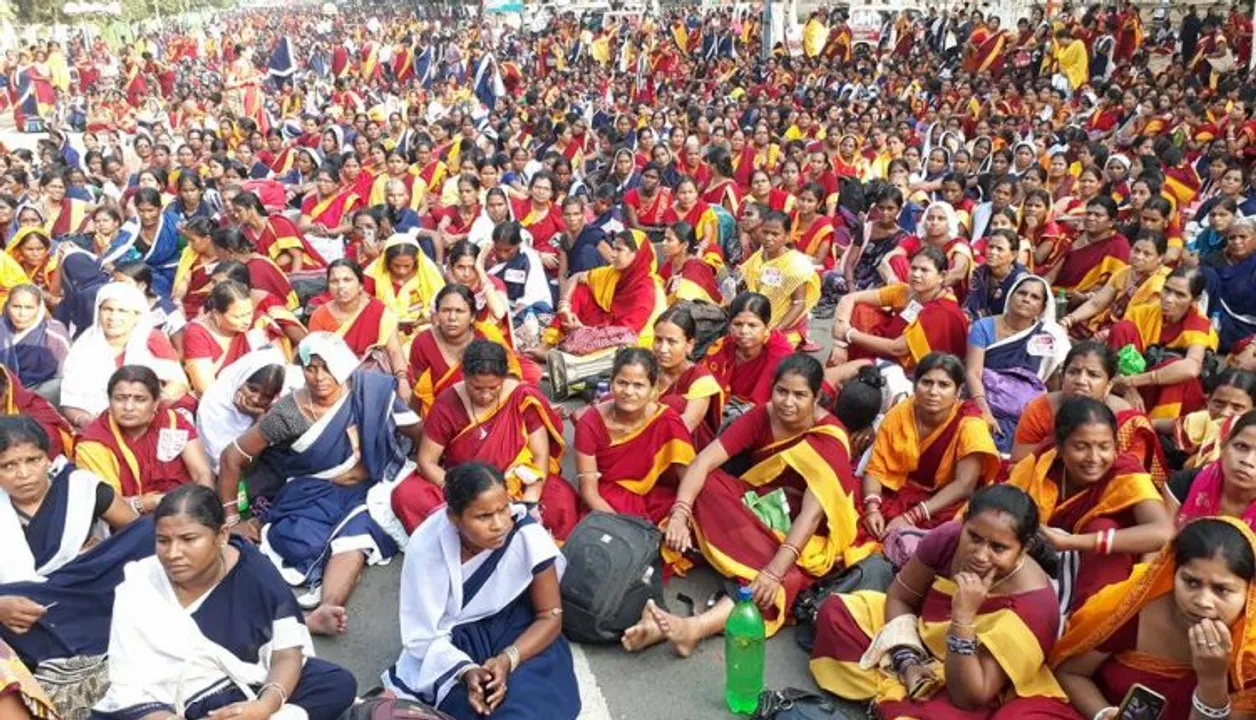  Odisha CM announces 50% hike in honorarium for Anganwadi workers