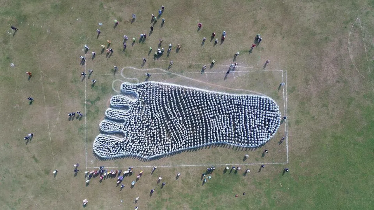  Huge human chain in Odisha sets Asia, India books of records