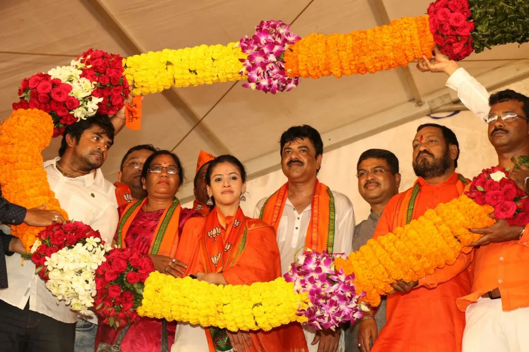  Late Odisha Cong leader Lulu's brother, daughter Upasana join BJP