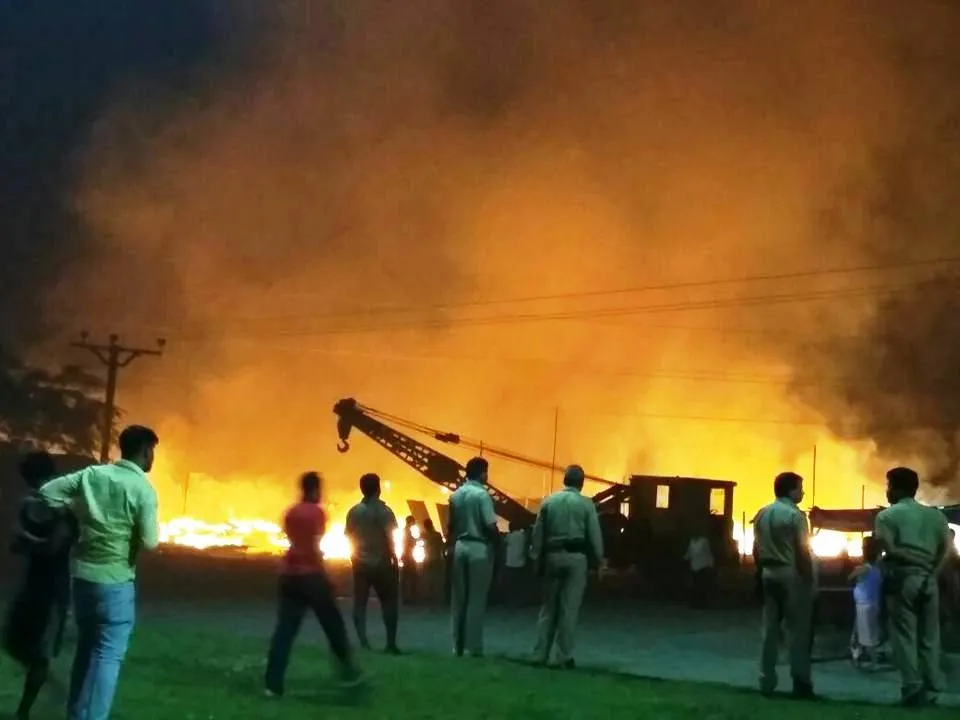  Fire breaks out at cracker market in Odisha's Rourkela; 1 dead, 48 shops gutted