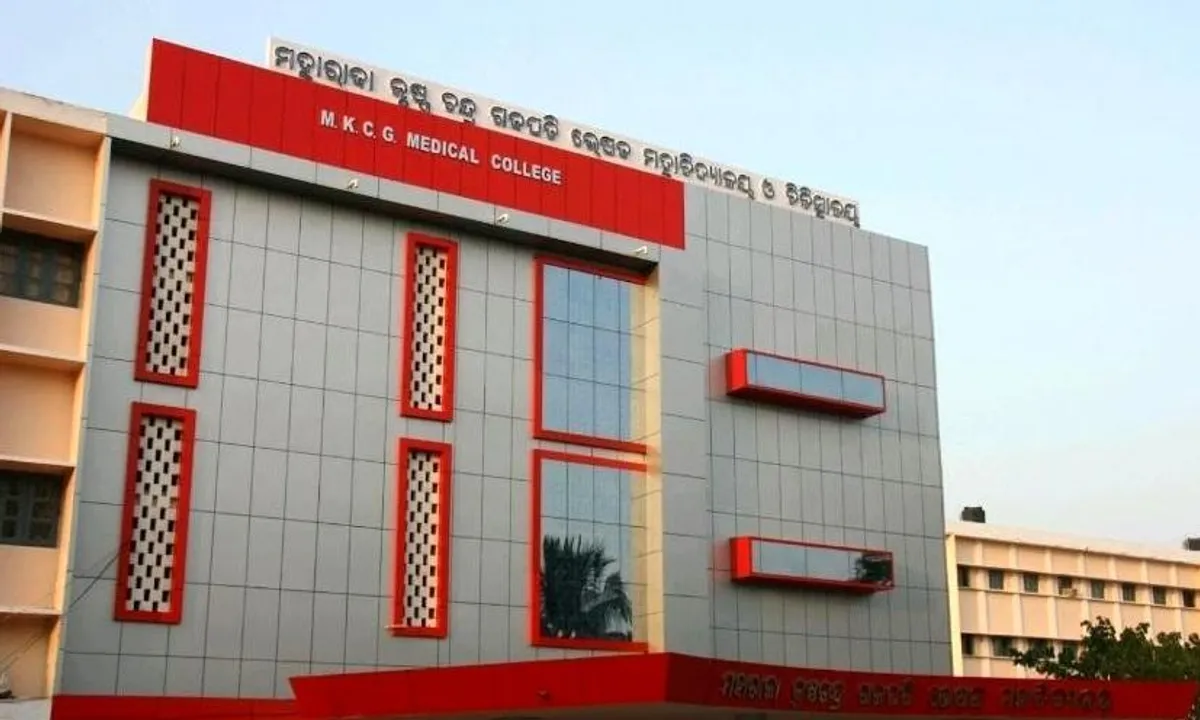  MKCG college woman medico attacked with acid by husband in Odisha