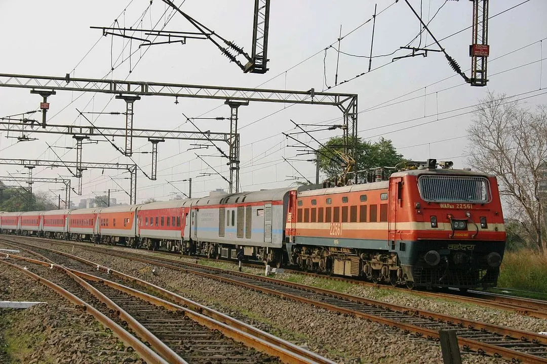  Rajdhani, Shatabdi Express passengers to get SMS for train delay