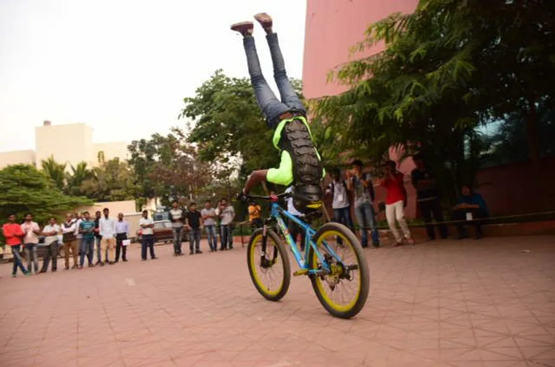  These bicycle stunts in Odisha capital will surely impress you!