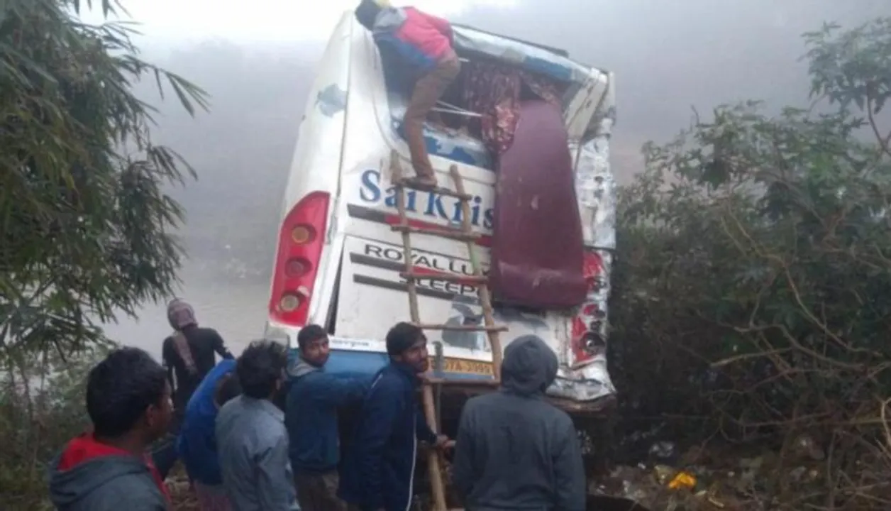  Close shave for 30 as oil tanker rams tourist bus in Odisha