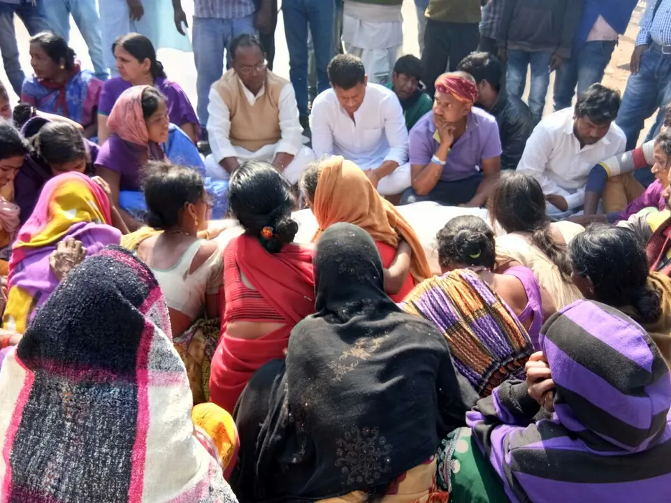  Kunduli 'rape' victim's death: Kin place body on NH demanding justice