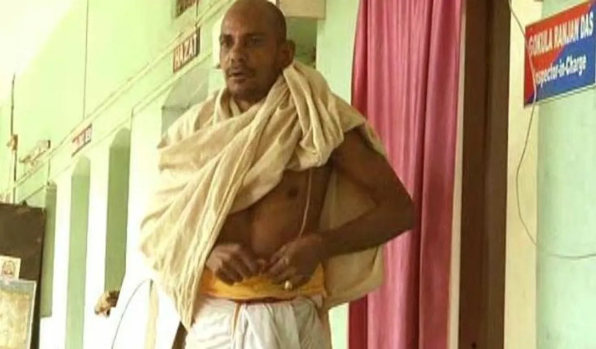  Srimandir servitor held for stealing devotee's purse in Odisha