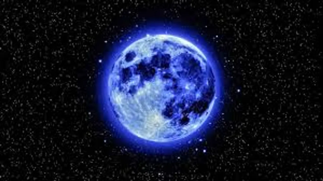 Rare 'Super Blue Blood Moon' leaves millions awestruck in India