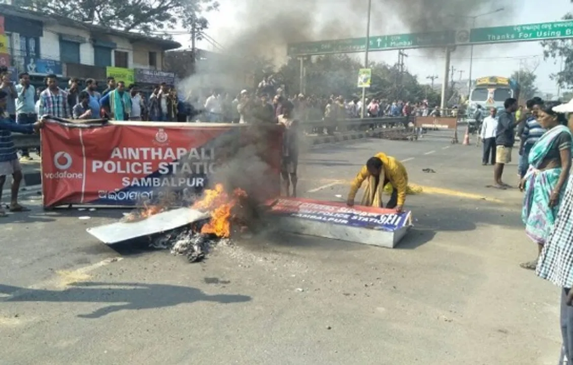  Locals torch police station in Odisha's Sambalpur over custodial death