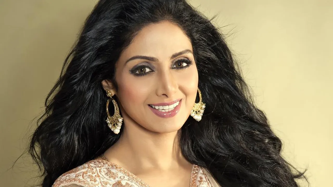  Bollywood celebs offer condolences to Sridevi's family