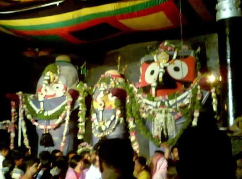  Odissi dancer caught on wrong foot for posting Lords' Gundicha temple pics