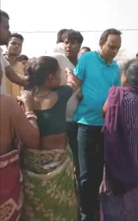  Gravel smugglers attack tehsildar in Odisha; six detained