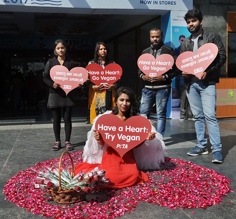 PETA's Valentine Angel in Dehradun
Picture courtesy: zeenes.india.com 