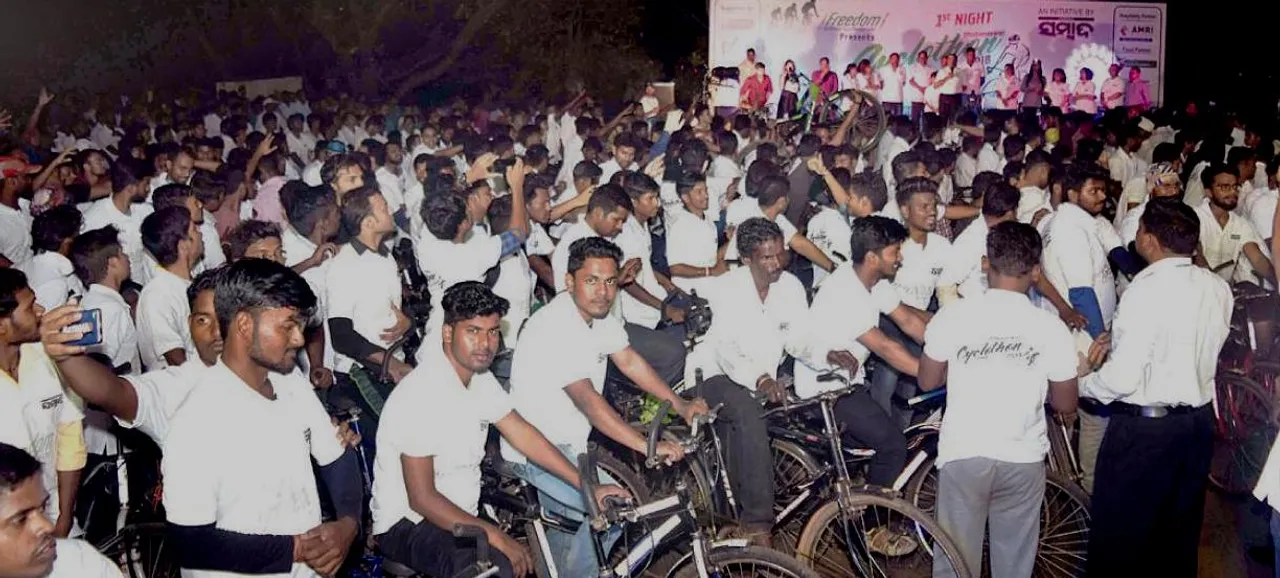  Overwhelming response to first-ever night cyclothon in Odisha capital