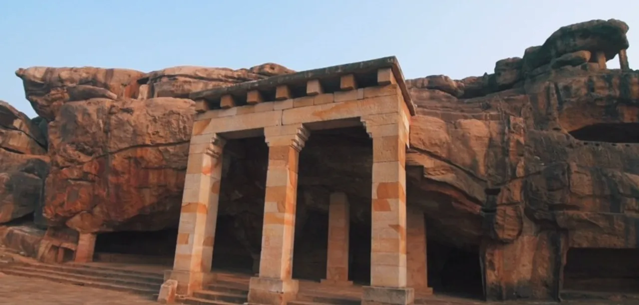  Khandagiri-Udaygiri Caves 