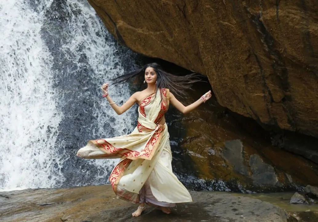  Ollywood actor Bhoomika looks bewitching as 'Paro' in Odia remake of 'Devdas'