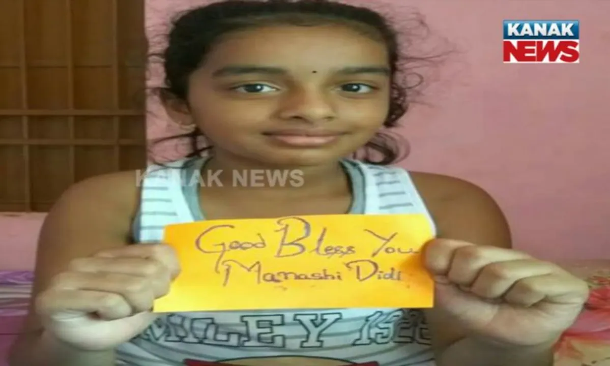  Odisha girl extends help to accident victim breaking piggy bank