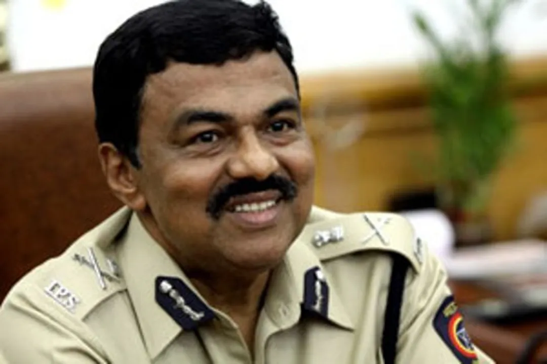  Former top cop Arup Patnaik joins BJD in Odisha