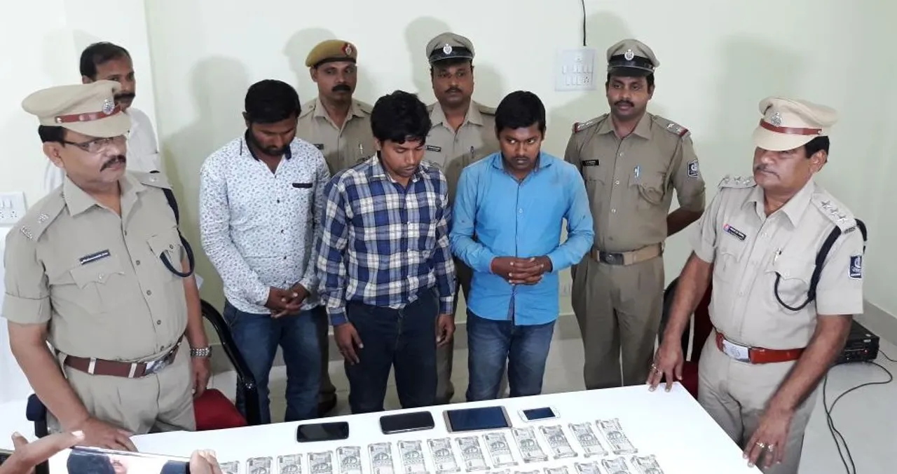  Two Bandhan Bank employees held for reporting fake dacoity in Odisha