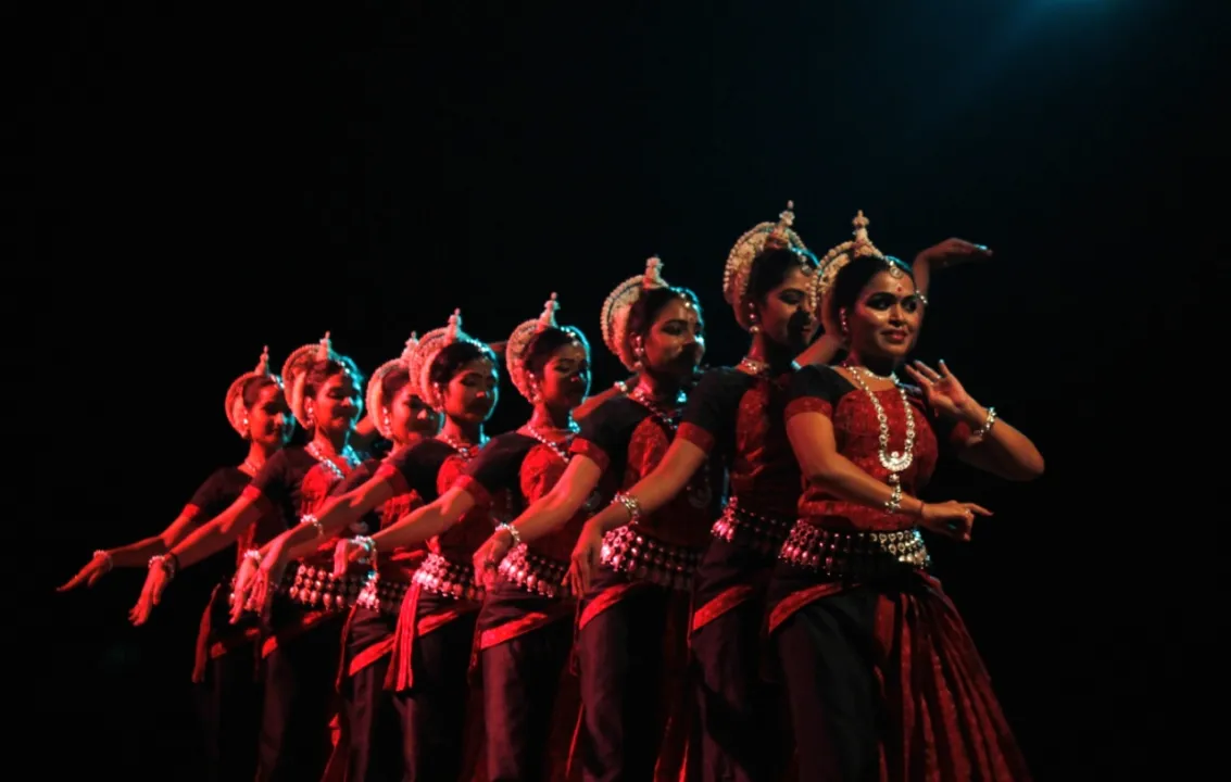  Srjan artistes uncover spectrum of Horizon in Odisha capital