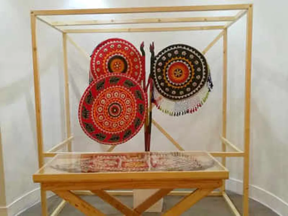  Odisha’s Jatin Das exhibits diverse pankha collection