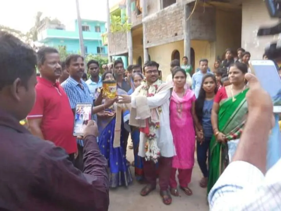  Locals witness 'ideal marriage' in Odisha, groom receives saplings as dowry