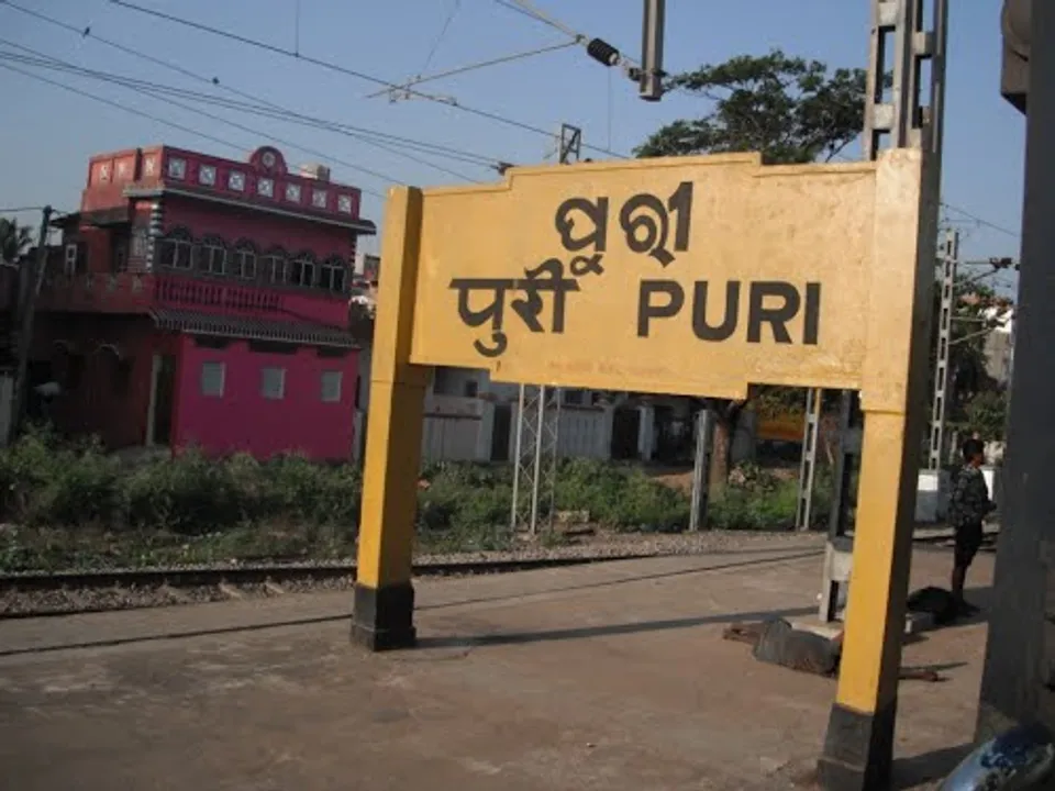  Odisha: Passenger train engine travels 5 km leaving behind 3 bogies at Puri station
