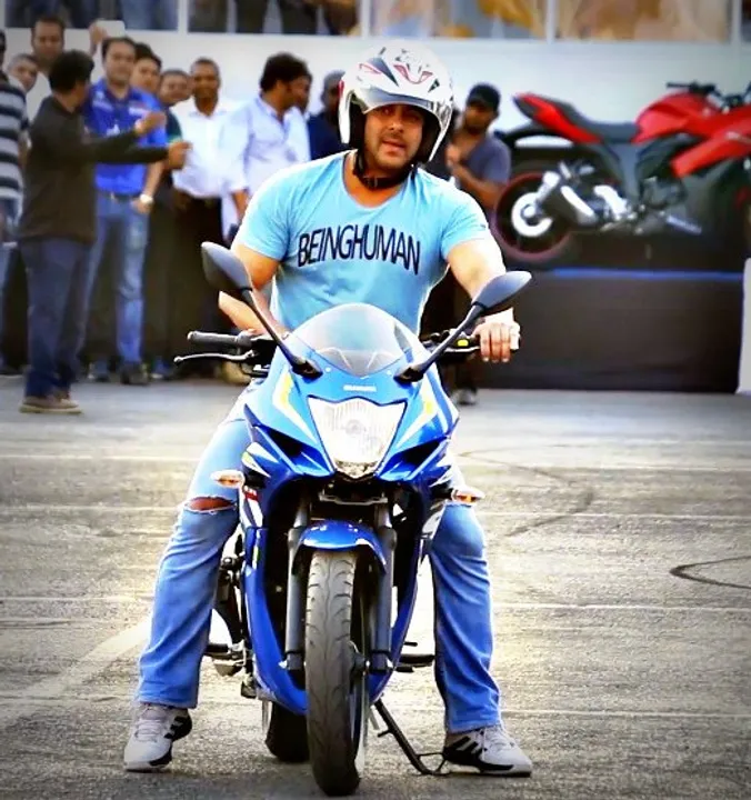  Odisha police taps craze of Bollywood stars to promote road safety
