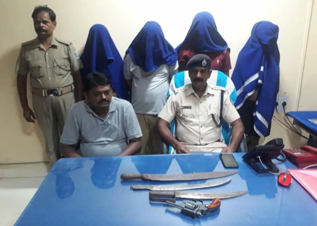  Odisha cops foil dacoity bid, arrest four