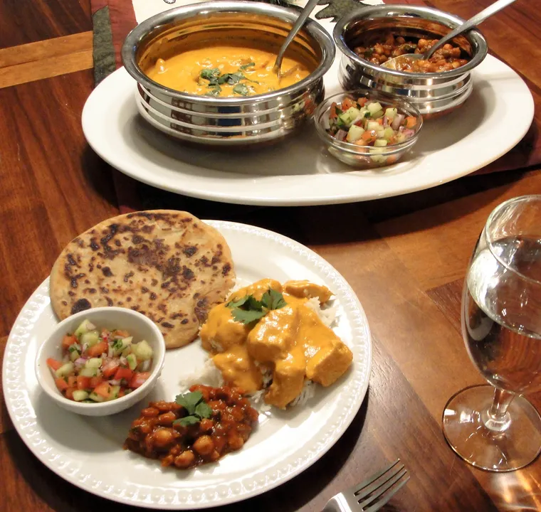  Eat dinner before 9 pm to lower risk of breast and prostate cancer