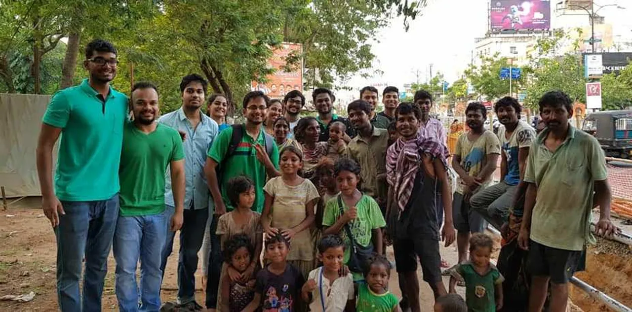  The Robin Hood Army, Bhubaneswar (wearing green T-shirts)
Picture courtesy: Facebook/ Foodies of Bhubaneswar 