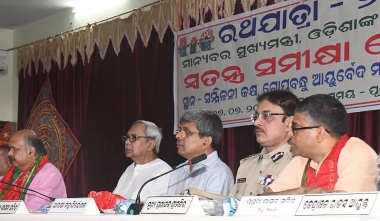  Odisha CM takes stock of Ratha Jatra preparations in Puri