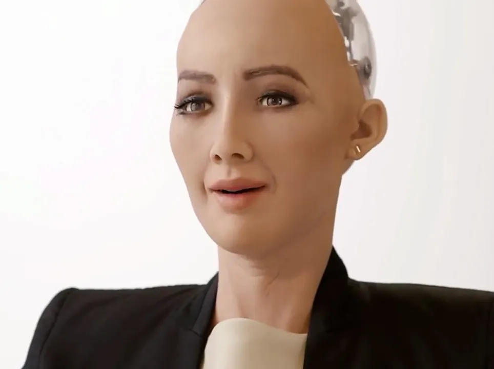  When robot Sophia fell in love with India