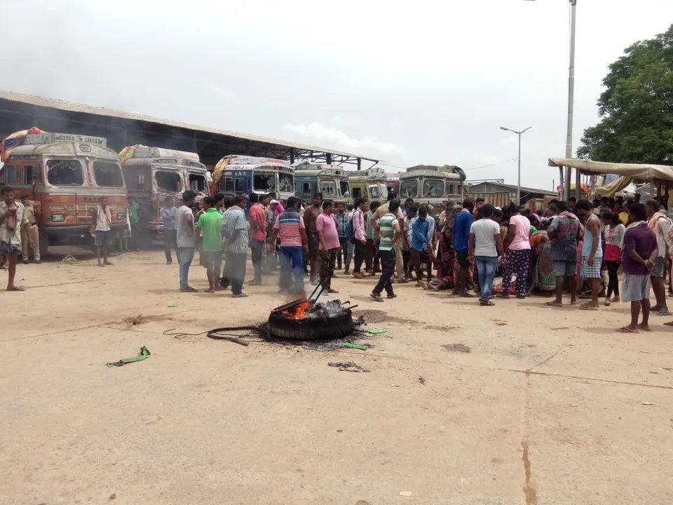  Odisha: Around 100 trucks ransacked over death of woman in accident