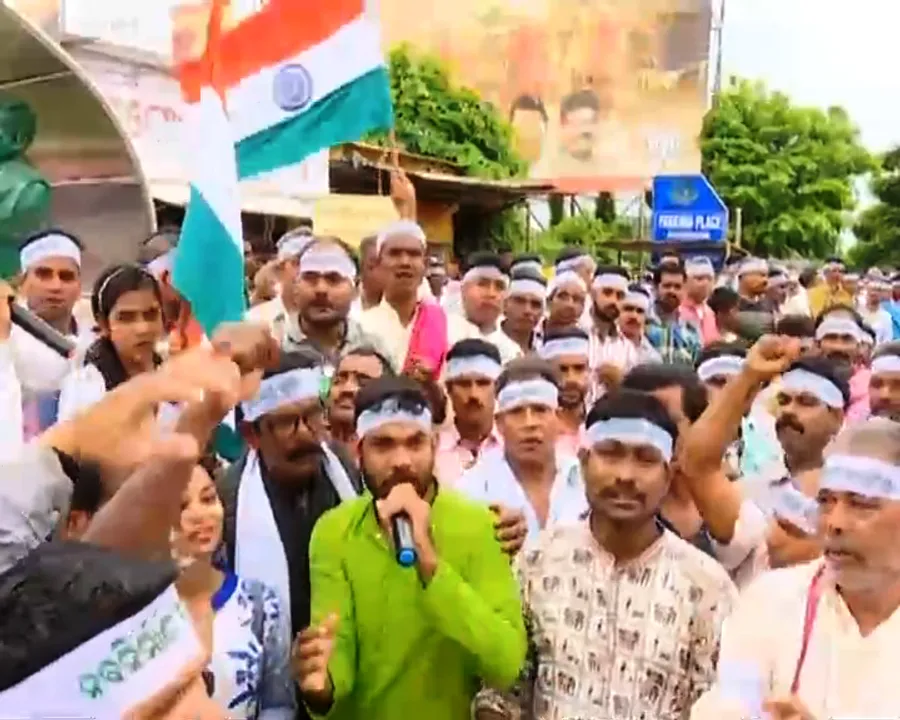  Demand for Price, Prestige, Pension: Farmers hit streets in Odisha's Cuttack