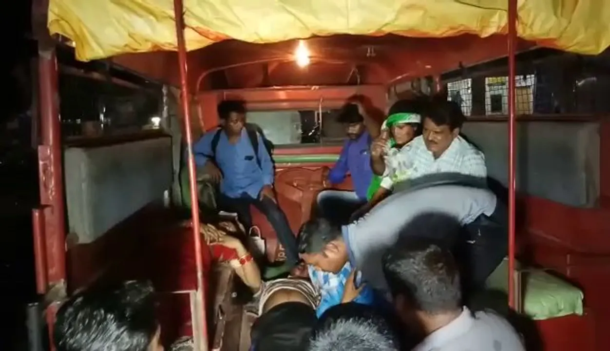  Over 30 injured as bus overturns in Odisha