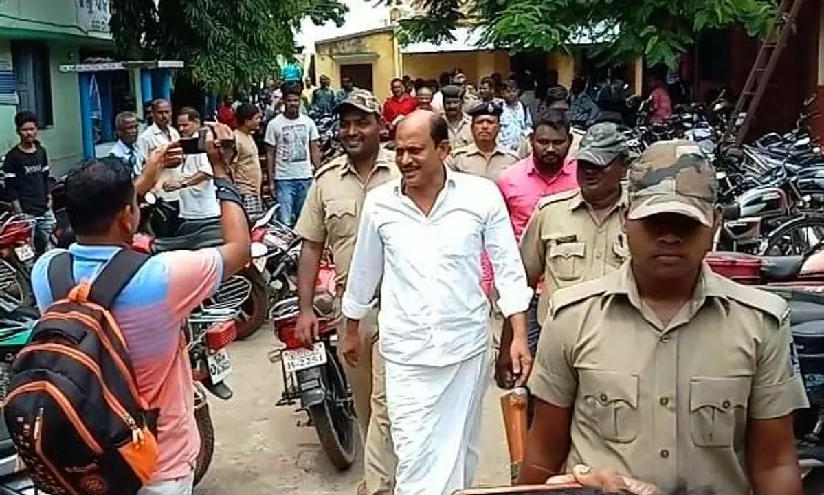  Kendrapara police takes gangster Tito on 2-day remand