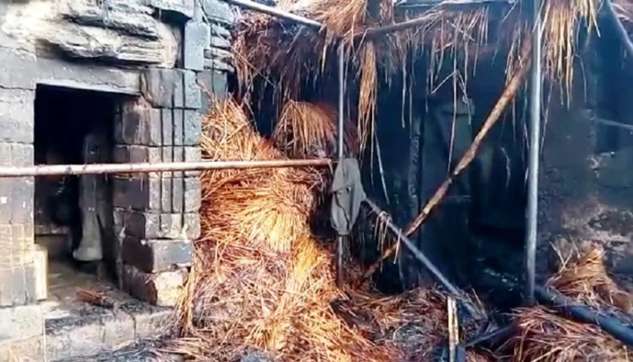  Fire breaks out in Ananta Basudev temple; 22 rooms of Roshaghara gutted