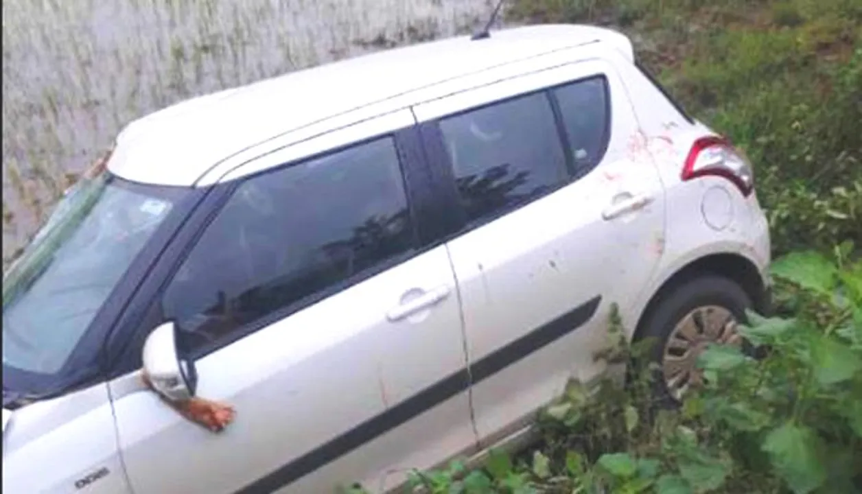  Two teachers killed in road mishap on way to school
