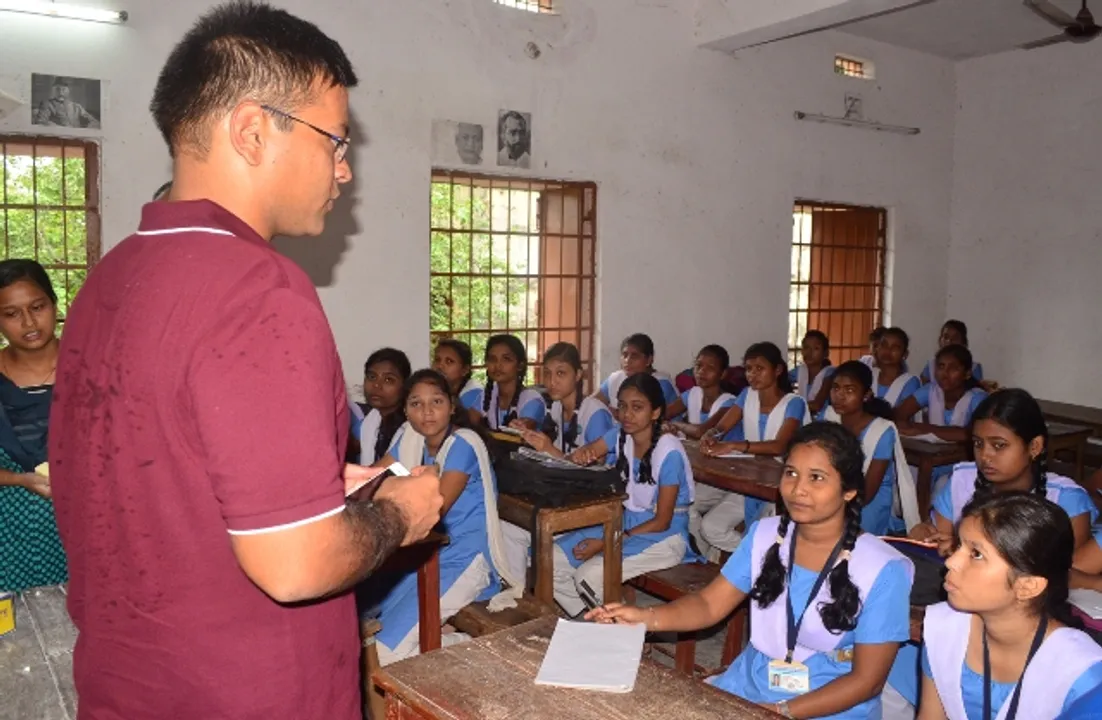  Watch: Collector teaches students in Odisha