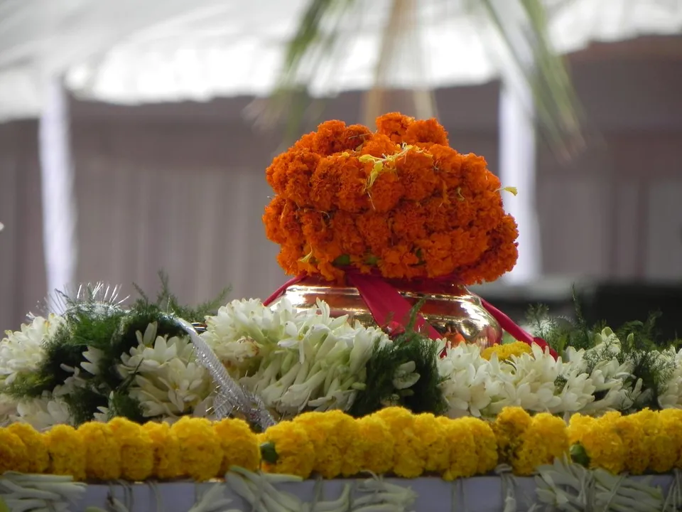  Vajpayee's 'asthi kalash' immersed in Puri sea