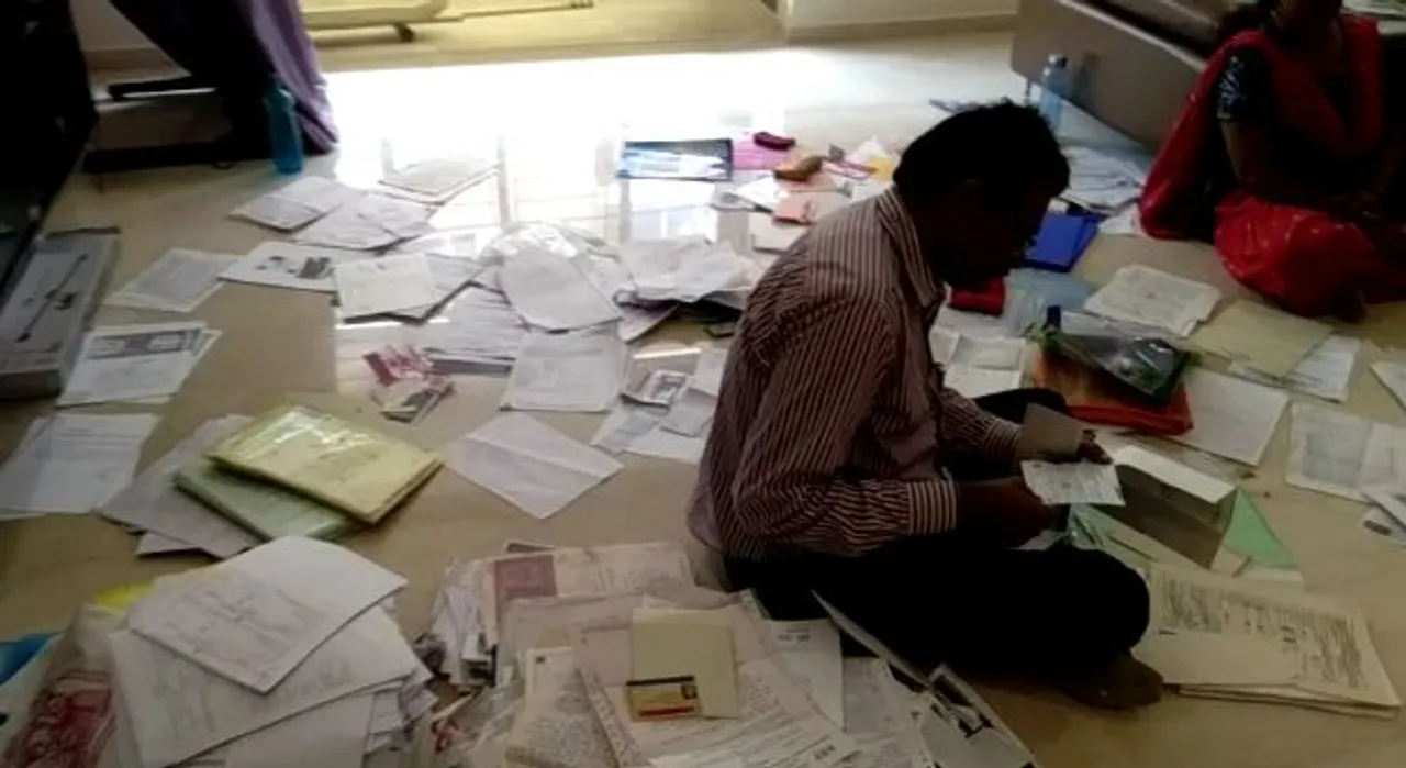 Woman OFS officer, hubby arrested by Odisha Vigilance in DA case