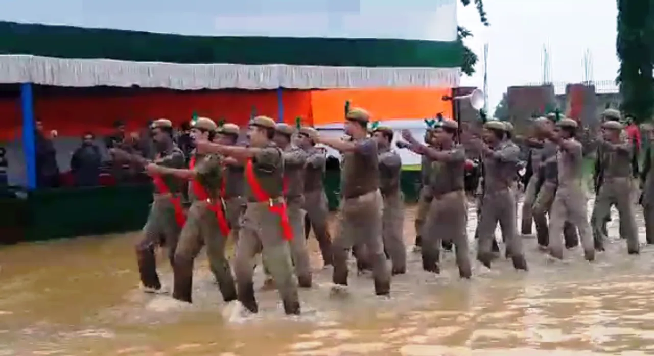  Watch: Police personnel perform I-Day parade in ankle-deep water