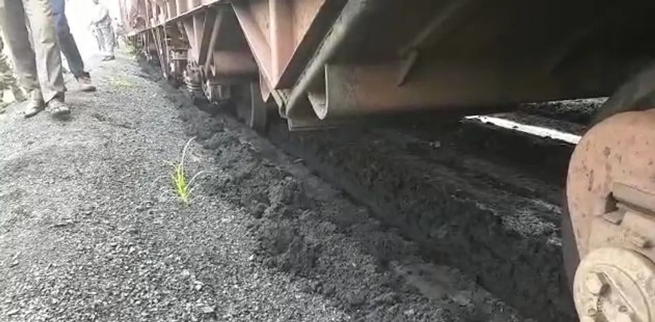  10 wagons of goods train derail in Odisha's Paradip