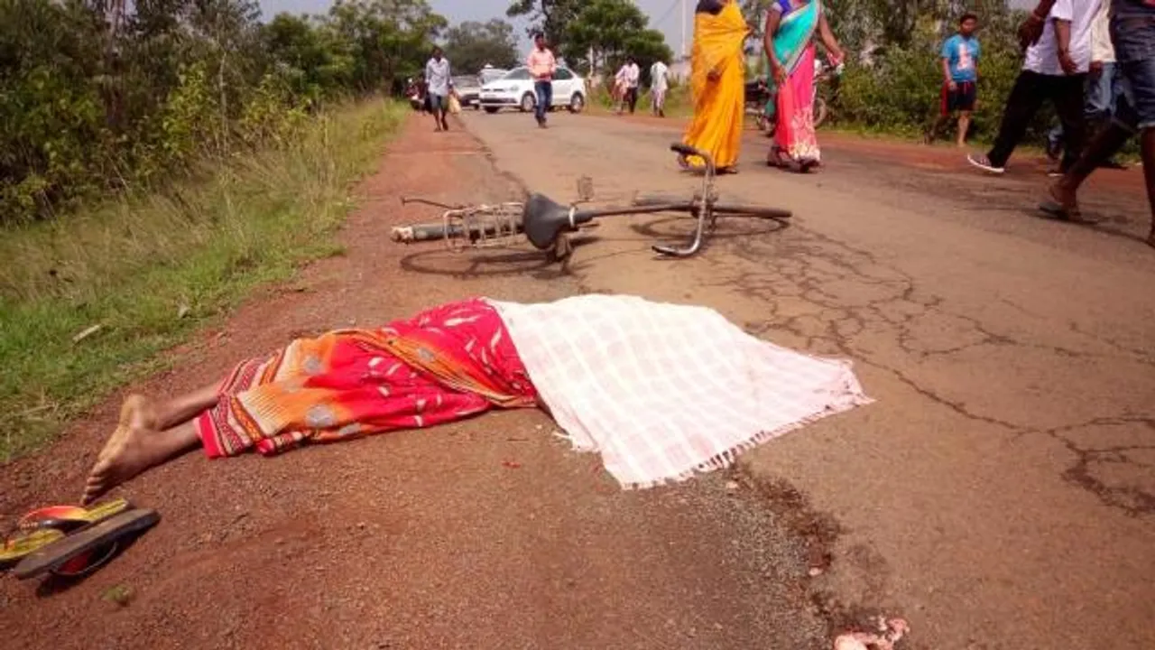  Woman dead, hubby injured after truck hits bicycle in Mayurbhanj